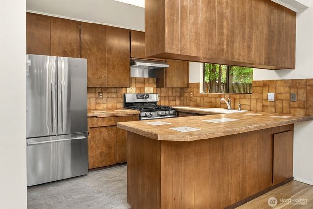 5709 80th Avenue SE, Mercer Island, WA 98040