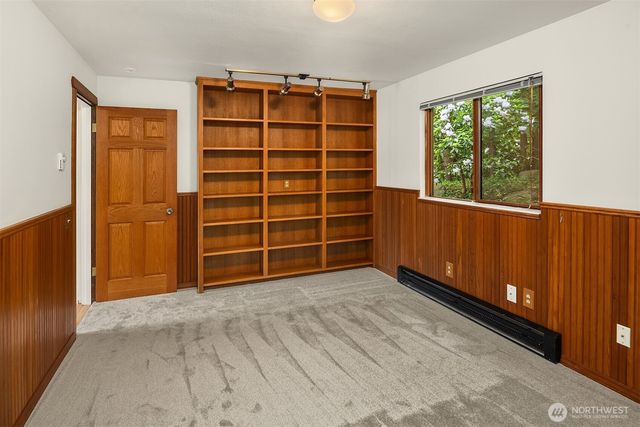 5709 80th Avenue SE, Mercer Island, WA 98040