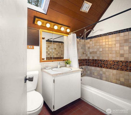 5709 80th Avenue SE, Mercer Island, WA 98040