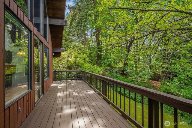 5709 80th Avenue SE, Mercer Island, WA 98040