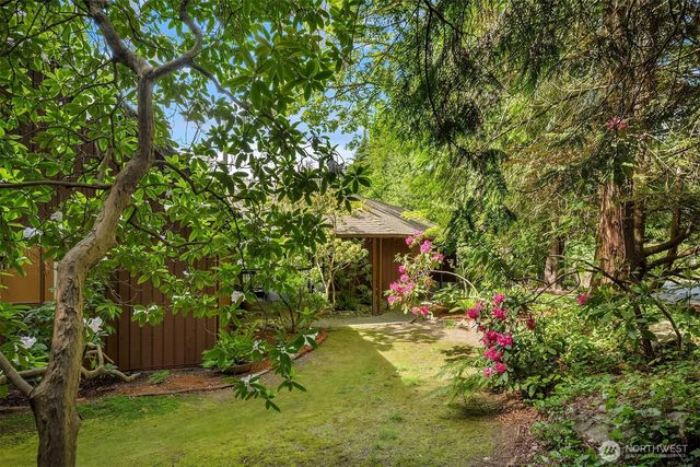5709 80th Avenue SE, Mercer Island, WA 98040