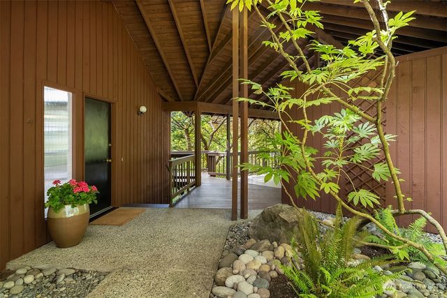 5709 80th Avenue SE, Mercer Island, WA 98040