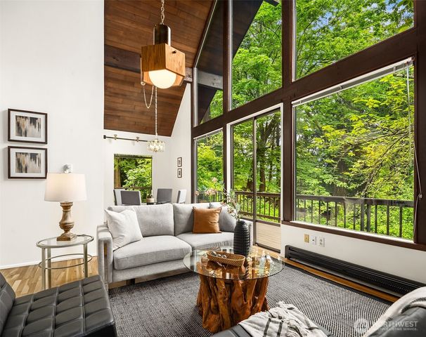5709 80th Avenue SE, Mercer Island, WA 98040
