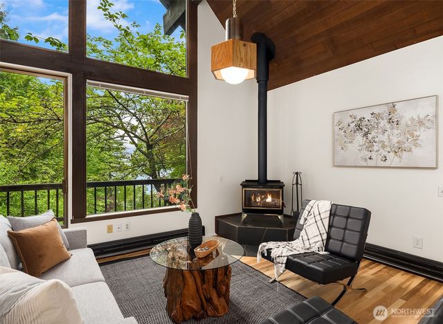 5709 80th Avenue SE, Mercer Island, WA 98040