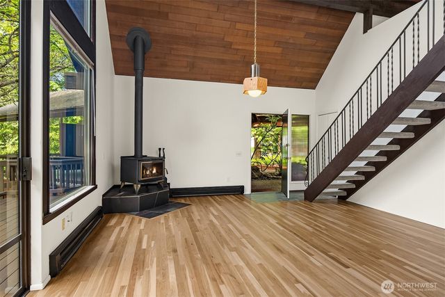 5709 80th Avenue SE, Mercer Island, WA 98040