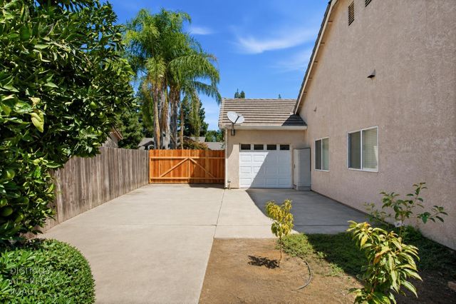 1900 Alex Way, Turlock, CA 95382