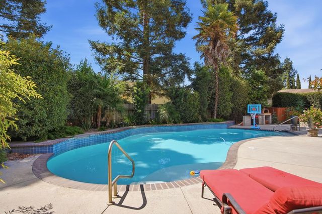 1900 Alex Way, Turlock, CA 95382