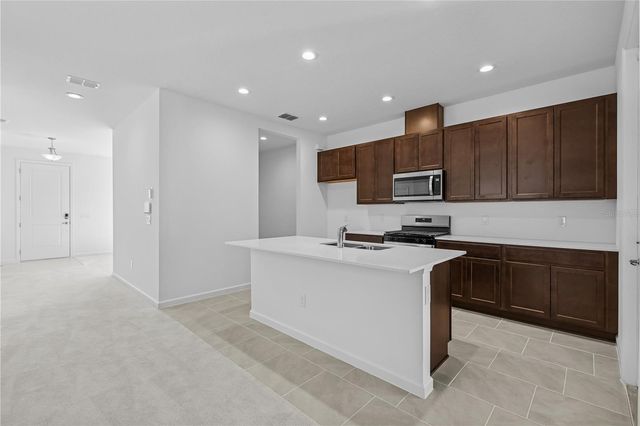 1723 CROWNCREST DRIVE, Apopka, FL 32703