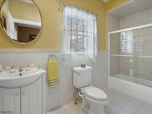 406 Caruso Ct, Branchburg Twp., NJ 08853