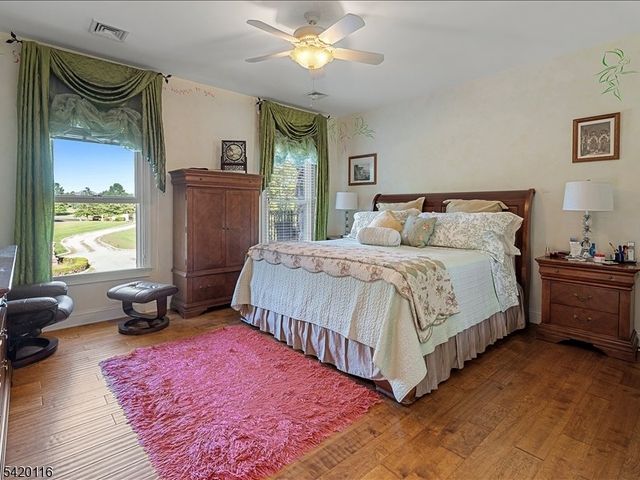 406 Caruso Ct, Branchburg Twp., NJ 08853