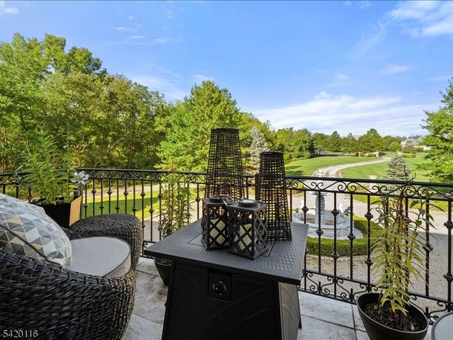 406 Caruso Ct, Branchburg Twp., NJ 08853
