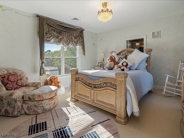 406 Caruso Ct, Branchburg Twp., NJ 08853