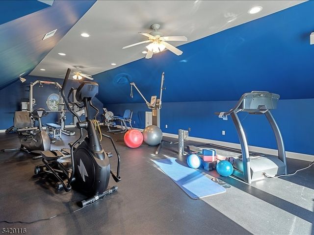 406 Caruso Ct, Branchburg Twp., NJ 08853