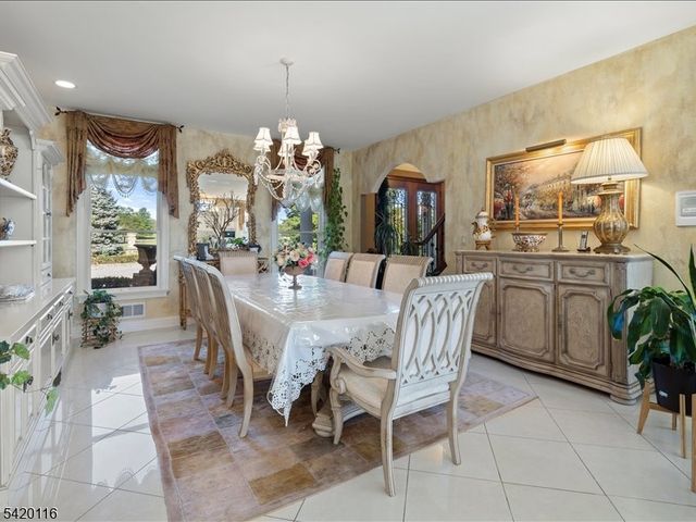 406 Caruso Ct, Branchburg Twp., NJ 08853