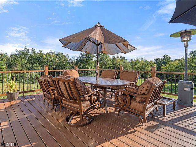 406 Caruso Ct, Branchburg Twp., NJ 08853
