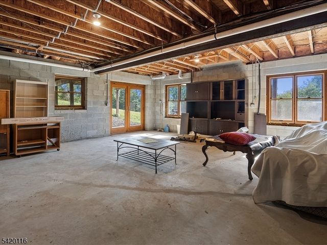 406 Caruso Ct, Branchburg Twp., NJ 08853