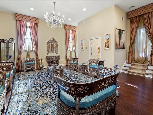 406 Caruso Ct, Branchburg Twp., NJ 08853