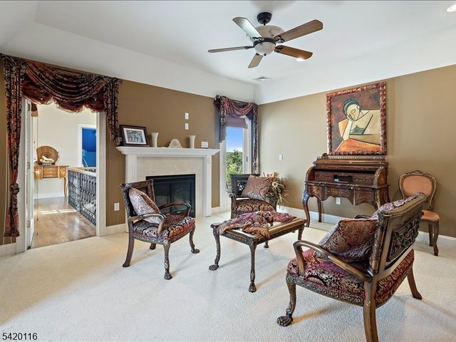 406 Caruso Ct, Branchburg Twp., NJ 08853