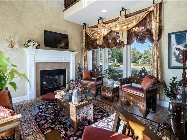 406 Caruso Ct, Branchburg Twp., NJ 08853