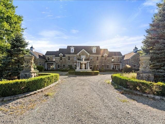 406 Caruso Ct, Branchburg Twp., NJ 08853