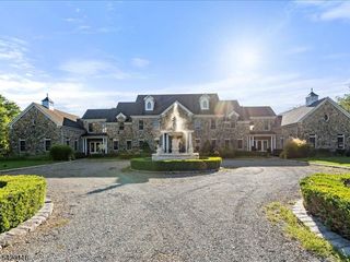406 Caruso Ct, Branchburg Twp., NJ 08853