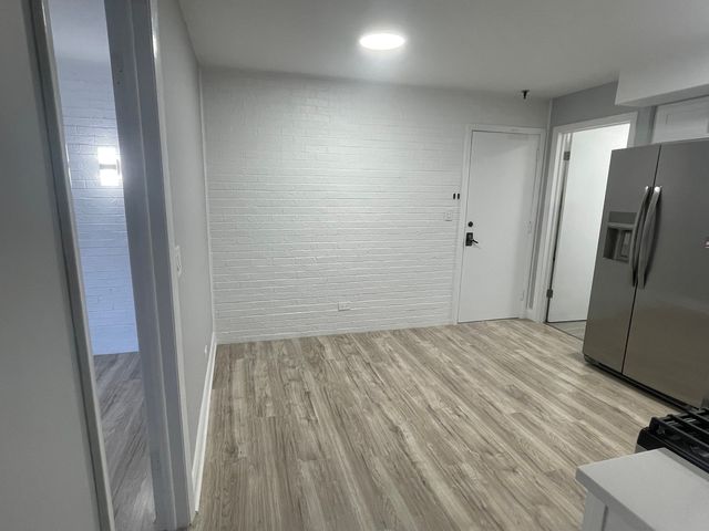 121 S Spruce Avenue 103, Wood Dale, IL 60191