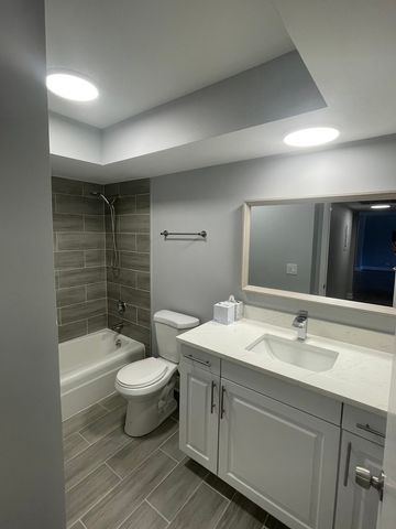 121 S Spruce Avenue 103, Wood Dale, IL 60191