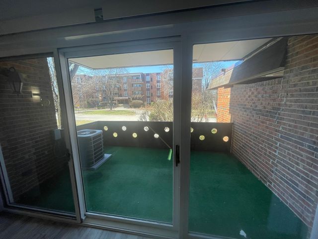 121 S Spruce Avenue 103, Wood Dale, IL 60191