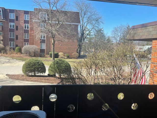 121 S Spruce Avenue 103, Wood Dale, IL 60191