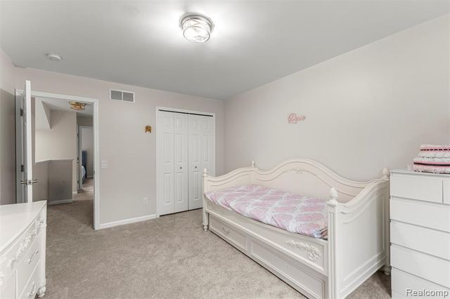 7978 Hoffman Drive, Waterford, MI 48327