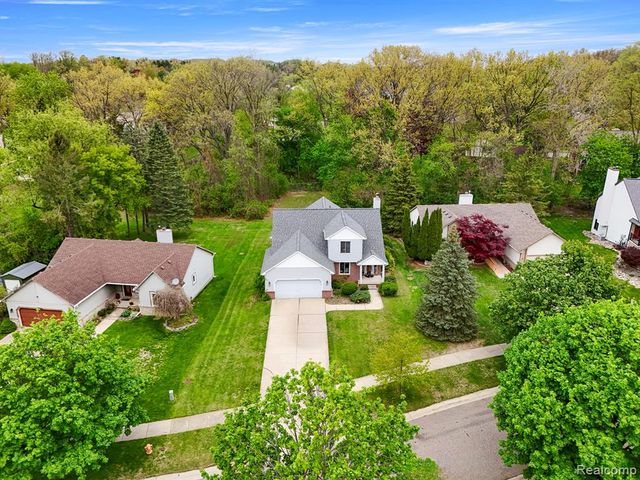 7978 Hoffman Drive, Waterford, MI 48327