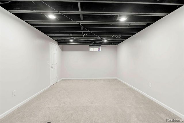 7978 Hoffman Drive, Waterford, MI 48327