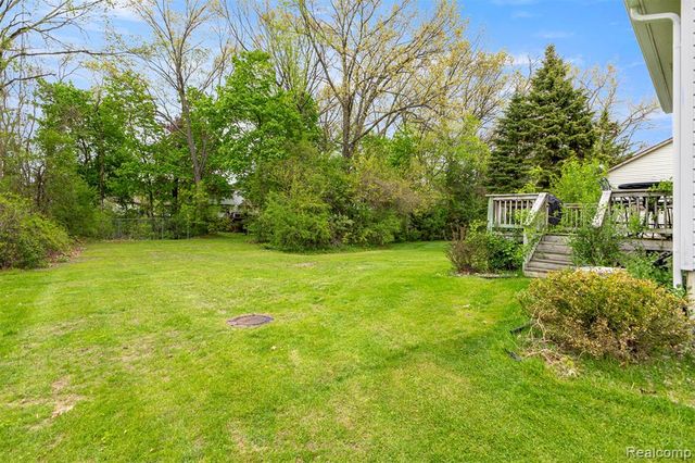 7978 Hoffman Drive, Waterford, MI 48327