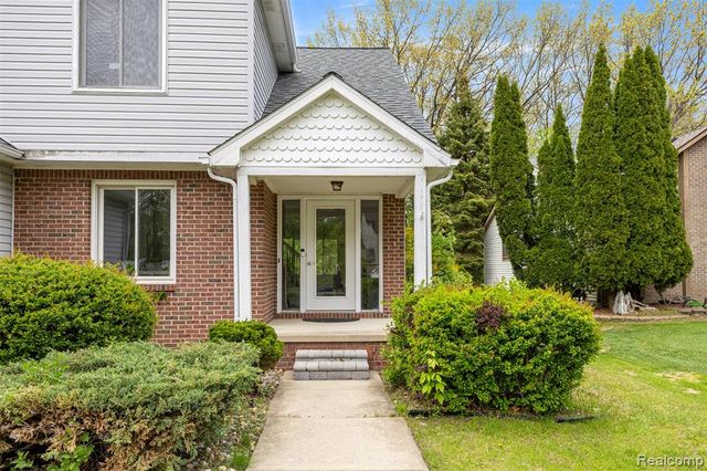 7978 Hoffman Drive, Waterford, MI 48327