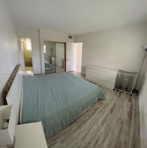 2825 NE 201st Ter M215, Aventura, FL 33180