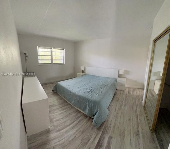 2825 NE 201st Ter M215, Aventura, FL 33180
