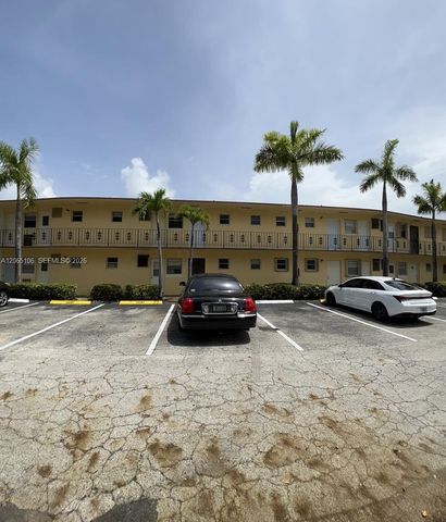 2825 NE 201st Ter M215, Aventura, FL 33180