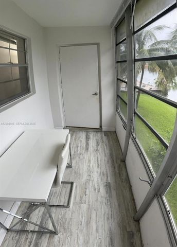 2825 NE 201st Ter M215, Aventura, FL 33180