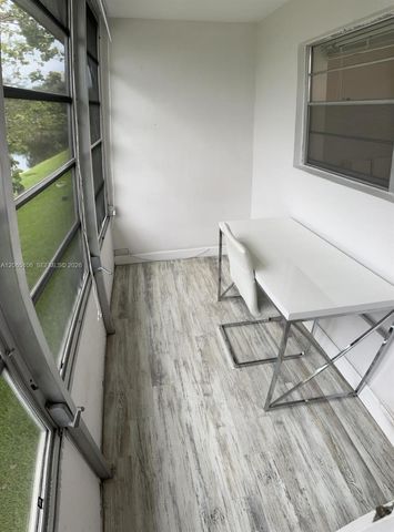 2825 NE 201st Ter M215, Aventura, FL 33180