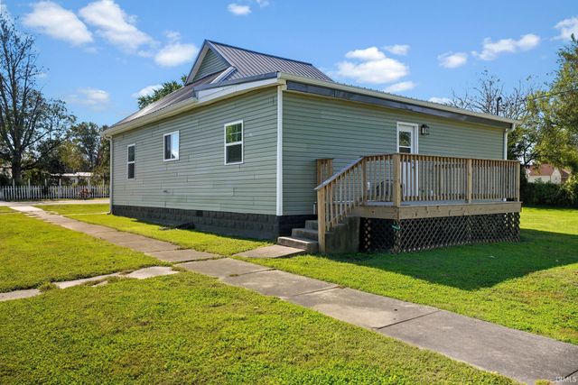 401 W Grissom Avenue, Mitchell, IN 47446