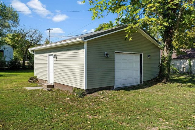 401 W Grissom Avenue, Mitchell, IN 47446