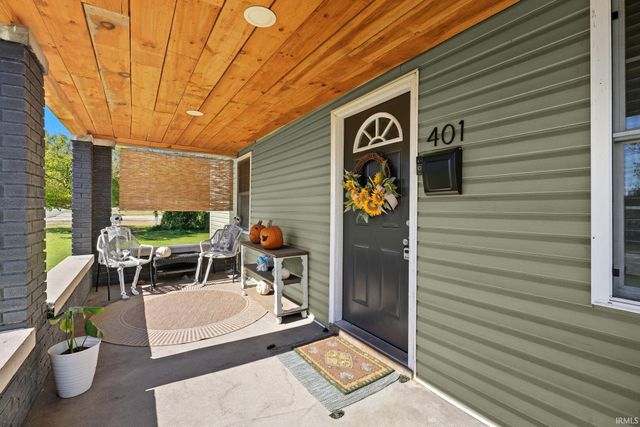 401 W Grissom Avenue, Mitchell, IN 47446