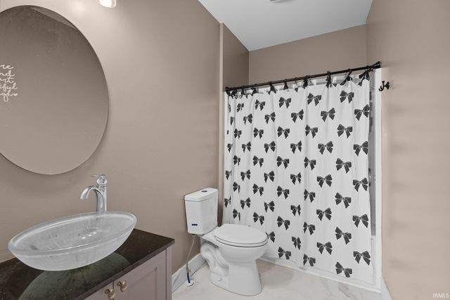 401 W Grissom Avenue, Mitchell, IN 47446