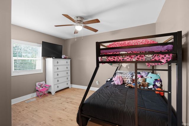 401 W Grissom Avenue, Mitchell, IN 47446