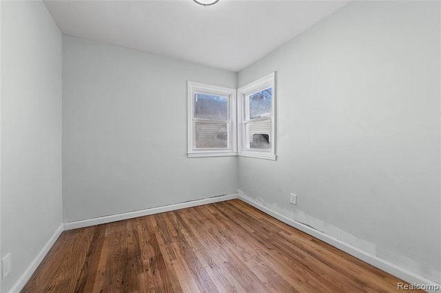 22459 Daniels Street, Saint Clair Shores, MI 48081