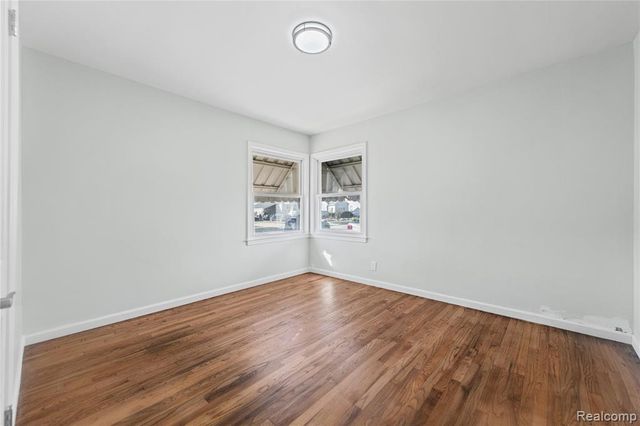 22459 Daniels Street, Saint Clair Shores, MI 48081