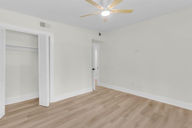1449 S Sherwood Drive, Charleston, SC 29407