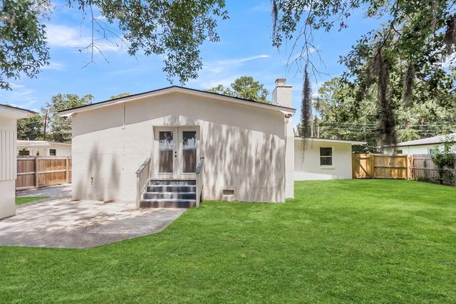 1449 S Sherwood Drive, Charleston, SC 29407