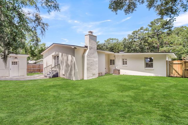 1449 S Sherwood Drive, Charleston, SC 29407
