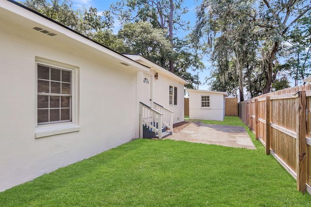 1449 S Sherwood Drive, Charleston, SC 29407
